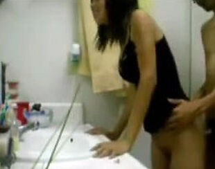 Nubile ethnic duo will smash in the bath, first-timer video