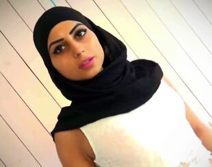 Arabian honey cam hijab model